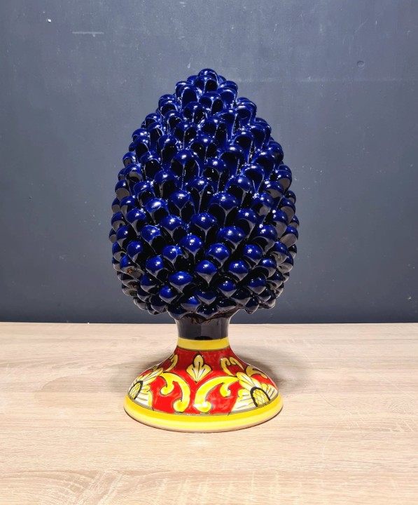 szyszka sycylijska pinia na nozce granatowa 30cm 3.jpg