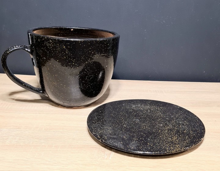 doniczka w ksztalcie filizanki 23cm wysokosci czarna 8.jpg