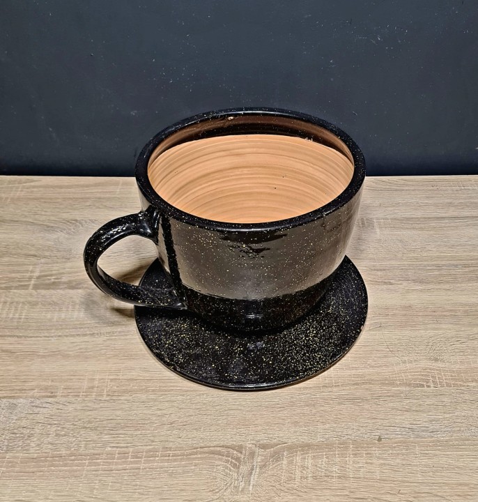 doniczka w ksztalcie filizanki 23cm wysokosci czarna 3.jpg
