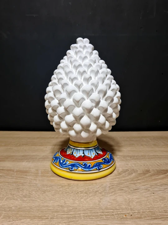 szyszka sycylijska pinia biala duza 33cm z ozdobna podstawka niebieska 3.jpg