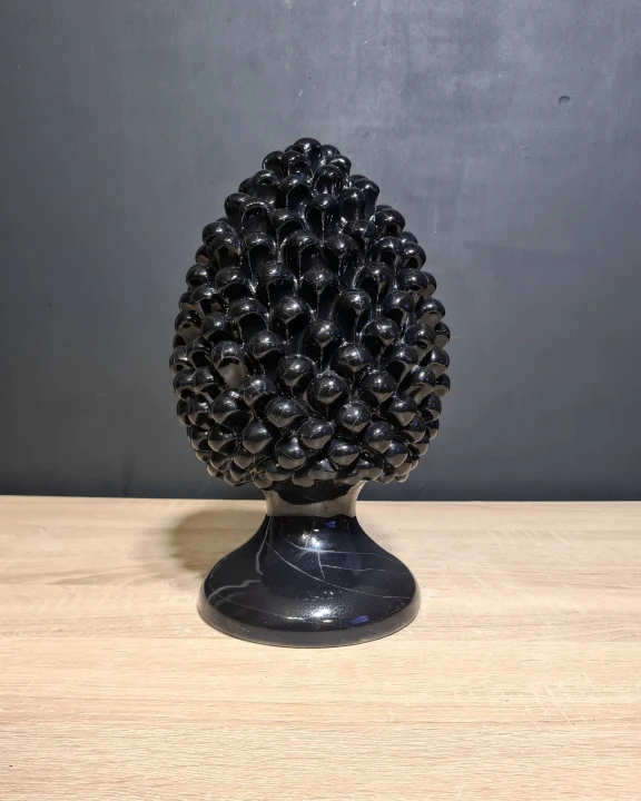 sycylijska szyszka ceramiczna pinia 30cm czarna 2.jpg