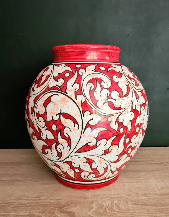 duza ceramiczna donica waza w czerwone wzory.jpg