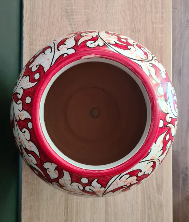 duza ceramiczna donica waza w czerwone wzory 3.jpg