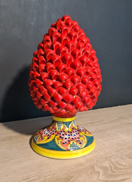 sycylijska szyszka pinia 30cm czerwona dekorowana w granaty 2.jpg