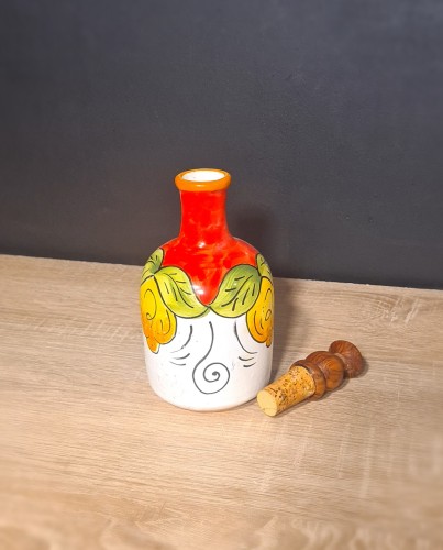 buteleczka ceramiczna na oliwe z motywem cytryny czerwona.jpg