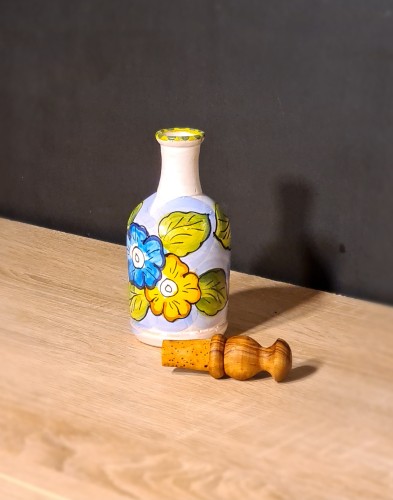 buteleczka na oliwe ceramiczna z motywem kwiatow2.jpg