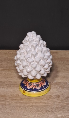 sycylijska-szyszka-rekodzielo-pinia-20cm-biala-dekorowana-symbol-szczescia.jpg