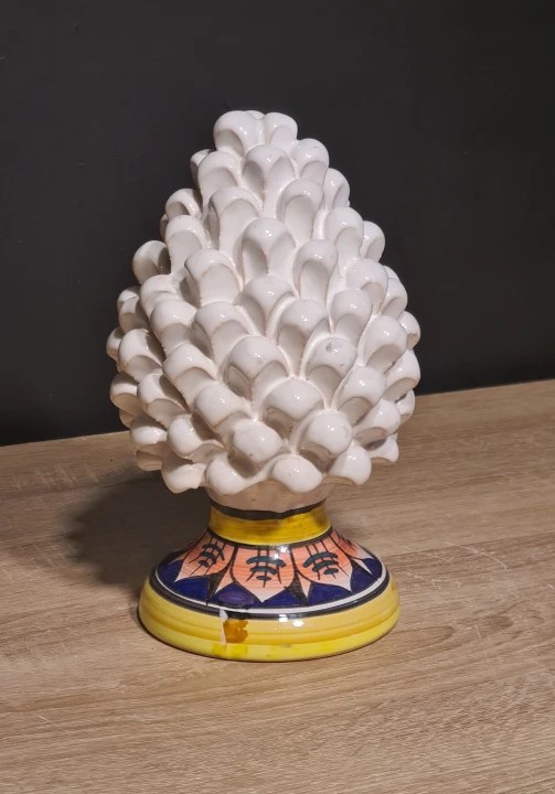 sycylijska-szyszka-rekodzielo-pinia-20cm-biala-dekorowana-symbol-wloska-prezent.jpg