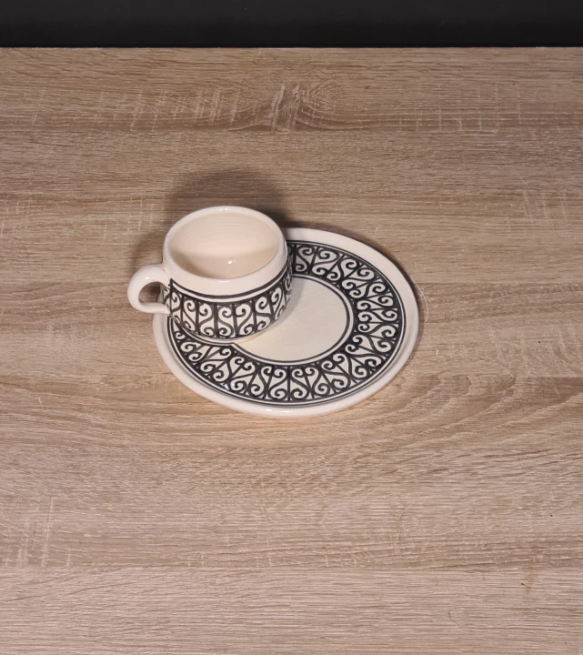 stylowa-ceramiczna-filizanka-ze-spodkiem-tunezyjska-recznie-malowana-gora.jpg
