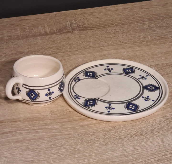 stylowa-ceramiczna-filizanka-ze-spodkiem-granatowa-tunezyjska-recznie-malowana.jpg