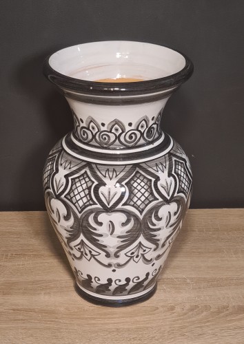 doniczka-wazon-ceramiczna-recznie-malowana-czarno-bialy-wzor-40cm.jpg