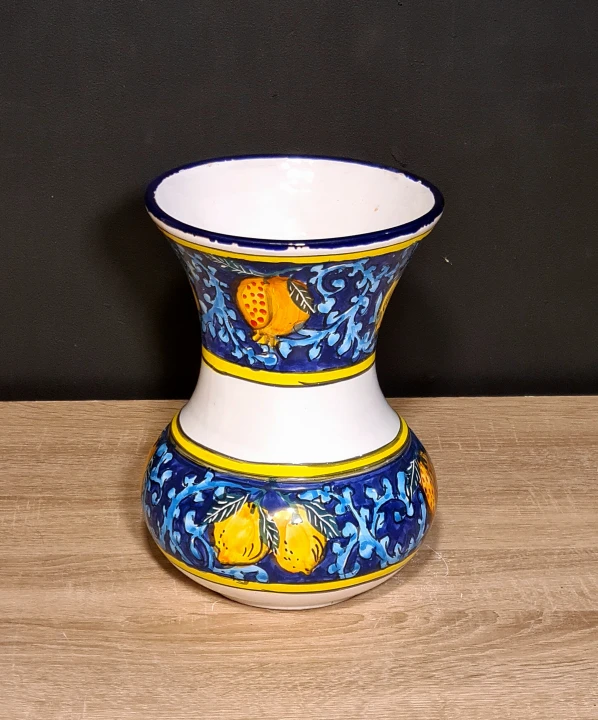 ceramiczny-wazon-wloski-z-recznie-malowanymi-cytrynami-granatowy-25cm-front.jpg