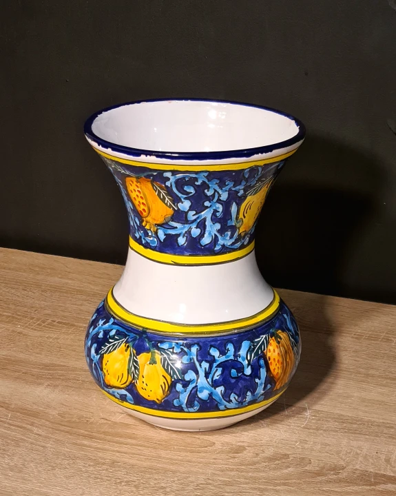 ceramiczny-wazon-wloski-z-recznie-malowanymi-cytrynami-granatowy-25cm-prawa.jpg