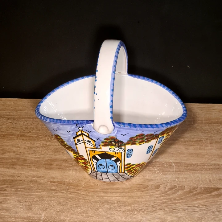 ceramiczny-koszyk-doniczka-recznie-malowany-barwny-z-motywem-miasta-profil.jpg