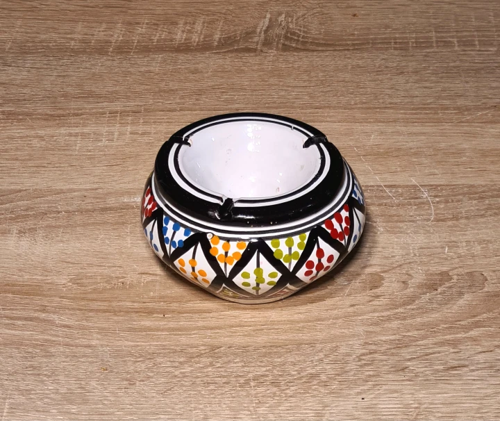 ceramiczna-popielniczka-tunezyjska-recznie-malowana-rekodzielo.jpg