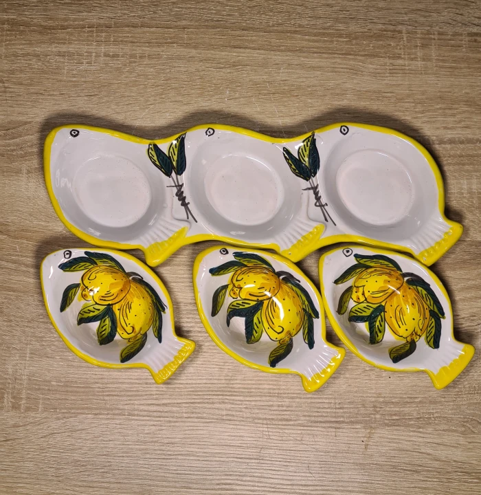 ceramiczna-podstawka-na-przystawki-z-motywem-cytryn-rybki-recznie-malowana-gora-2.jpg
