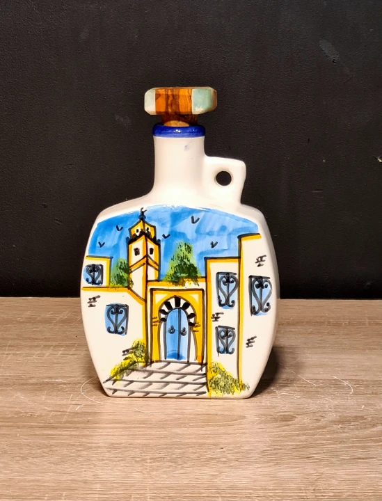 ceramiczna-buteleczka-na-oliwe-ostuni-wloska-z-korkiem-miasto.jpg