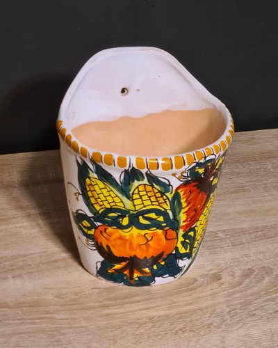ceramiczna-doniczka-wiszaca-scienna-20cm-z-motywem-granatow.jpg