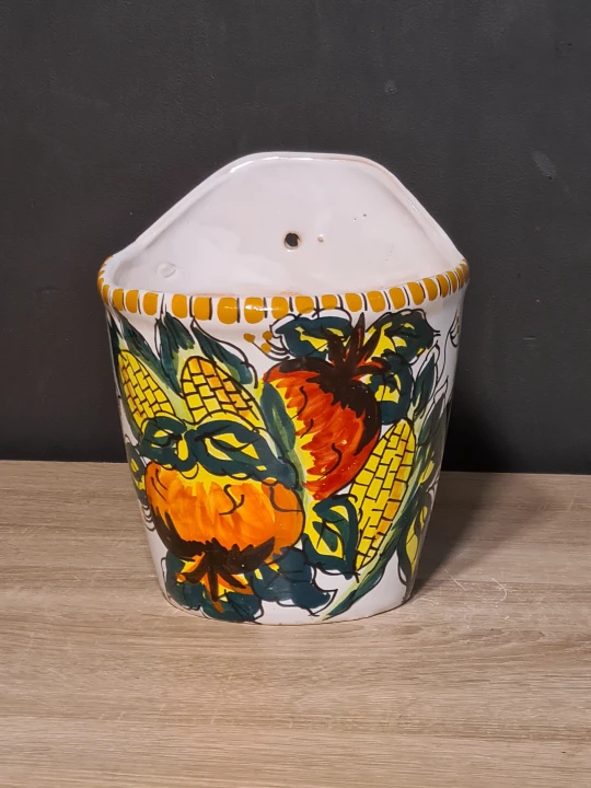 ceramiczna-doniczka-wiszaca-scienna-20cm-z-motywem-granatow-front-2.jpg