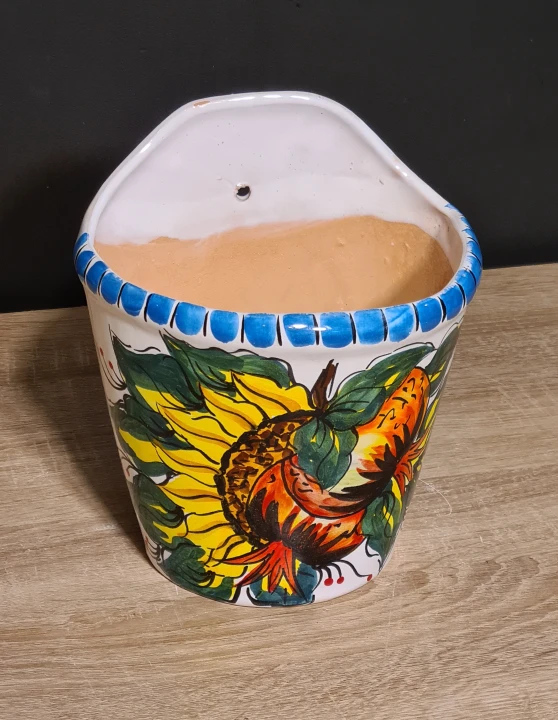 ceramiczna-doniczka-wiszaca-scienna-20cm-z-motywem-granatow-slonecznikow.jpg