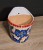 ceramiczna-doniczka-wiszaca-scienna-20cm-z-motywem-niebieskich-kwiatow-wloska-2.jpg