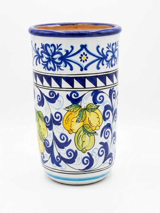 ceramiczna-doniczka-wysoka-cylindryczna-recznie-malowana-niebieska-50cm-z-cytrynami-tlo.png