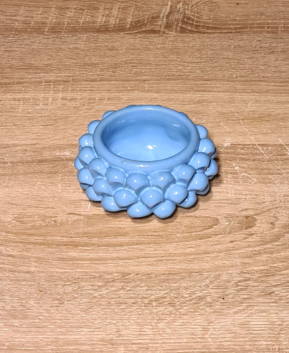 ceramiczna-miseczka-blekitna-szyszka-pinia-na-przystawki-up.jpg