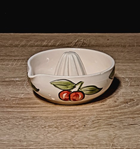 ceramiczna-miseczka-wyciskarka-soku-cytryny-z-dziubkiem-malowana-z-wisnia.jpg