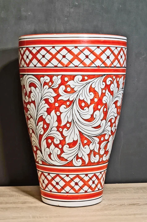 donica_ceramiczna_60_cm_wysokosci_czerwono_biala_wzory_sycylijskie_front2.jpg