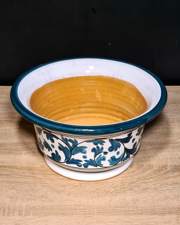 doniczka_ceramiczna_recznie_malowana_zielono_biala_wzorzysta_up.jpg