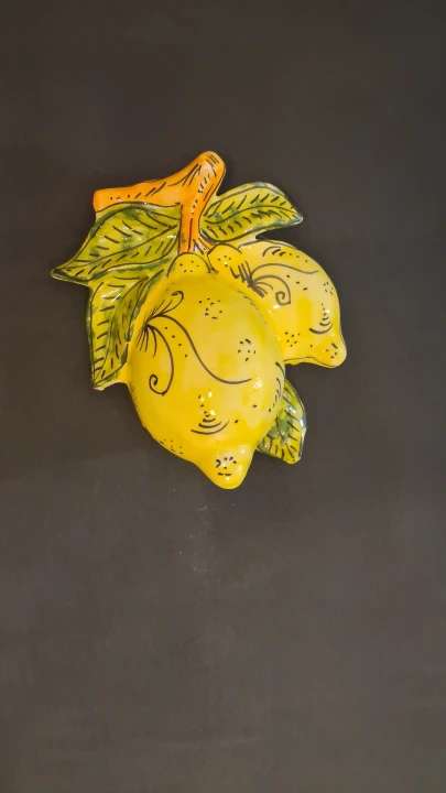 ozdoba_wiszaca_ceramiczna_cytryny_galazka_na_scianie.jpg