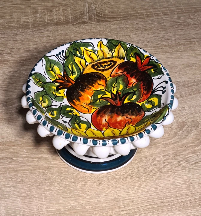 patera_podstawka_ceramiczna_ozdobna_z_granatami_gora.jpg