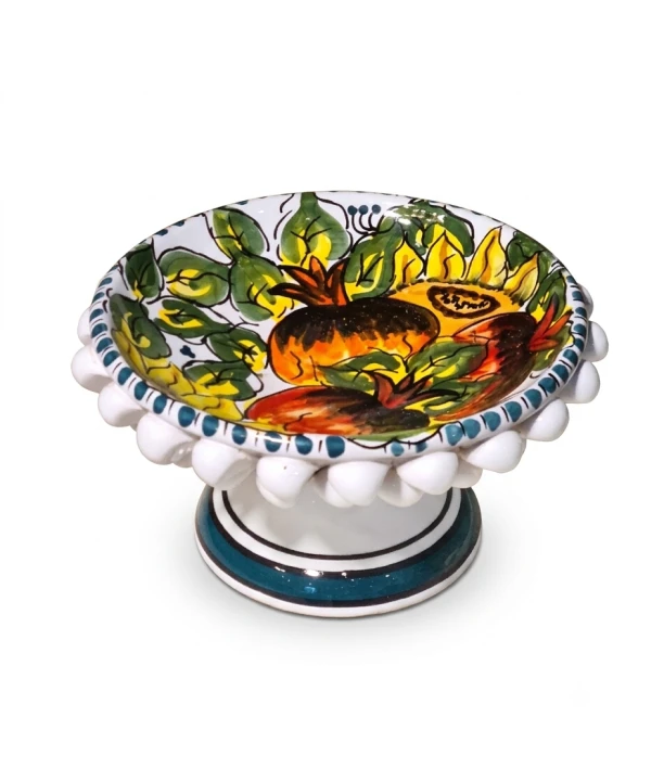 patera_podstawka_ceramiczna_ozdobna_z_granatami_tlo.png