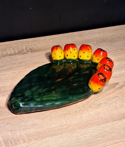 podstawka_patera_ceramiczna_w_ksztalcie_opuncji_z_owocami_duza_right.jpg