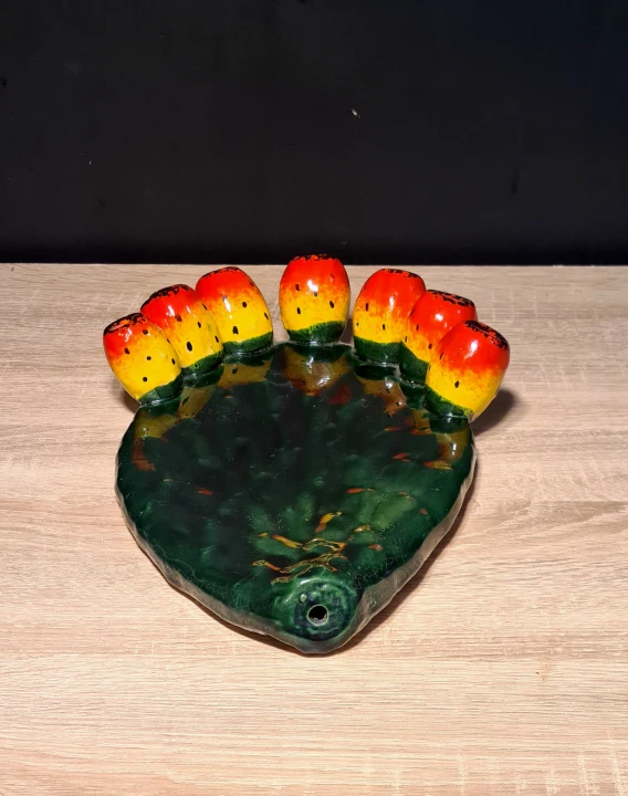 podstawka_patera_ceramiczna_w_ksztalcie_opuncji_z_owocami_duza_tyl2.jpg