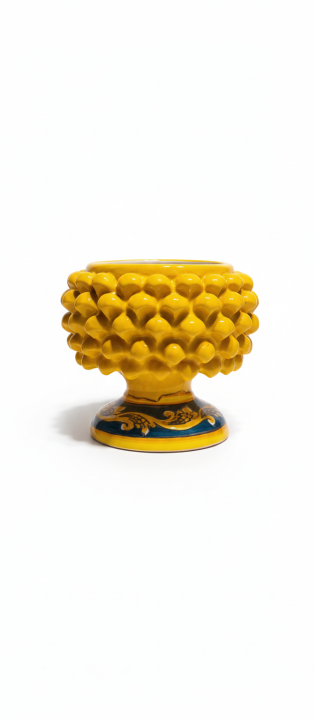 szyszka pinia sycylijska żółta tlo.png